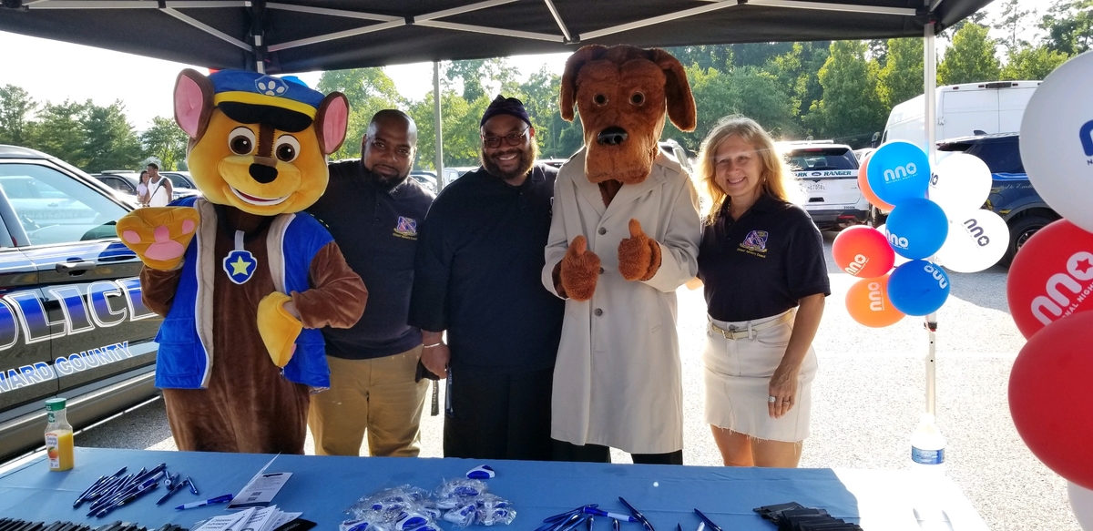 Members of CAC posing with the mascots at NNO