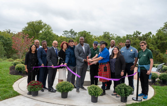 COVID19 Memorial group ribbon cutting